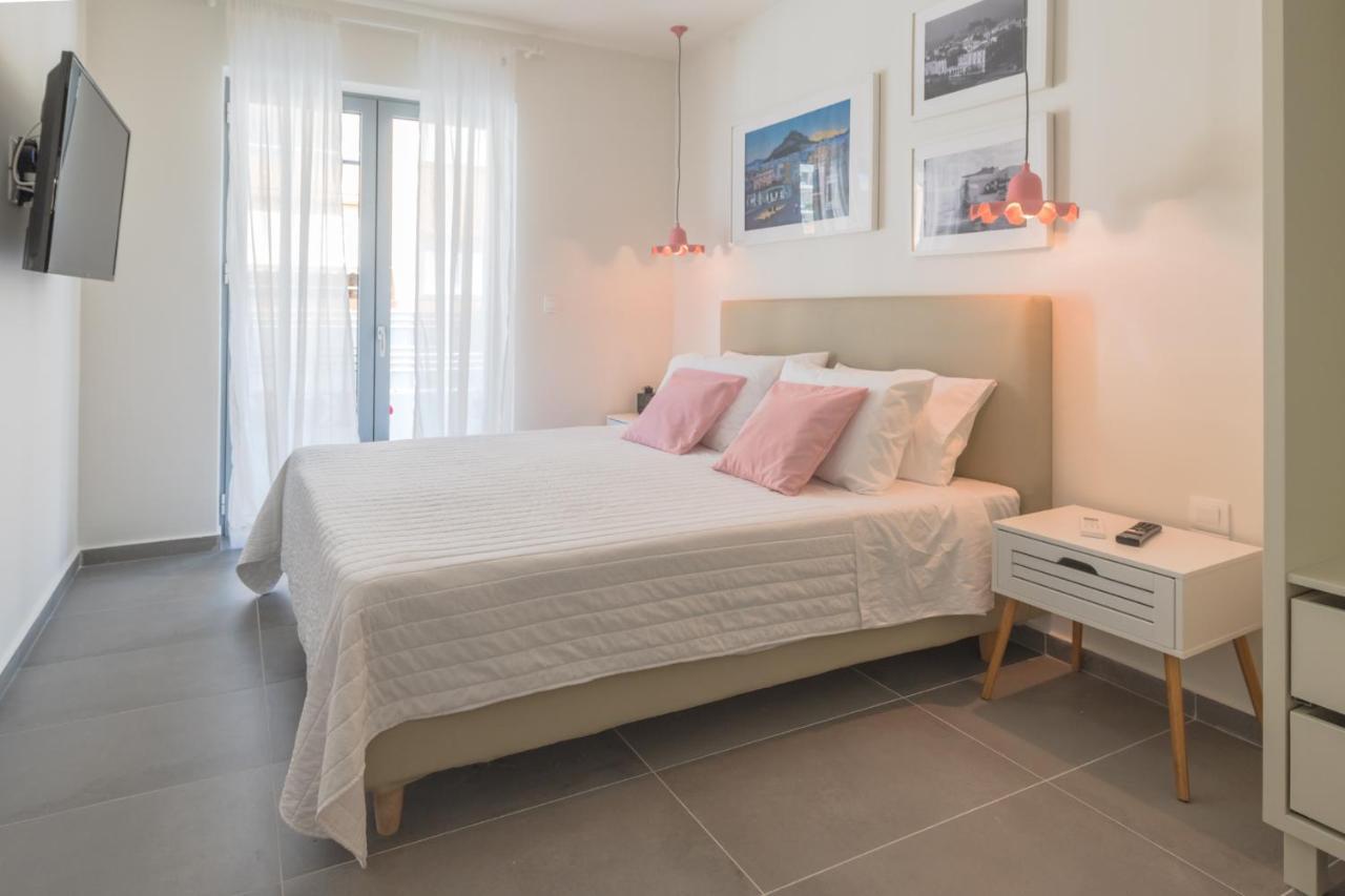 Rotunda Suites Kalamaki 外观 照片